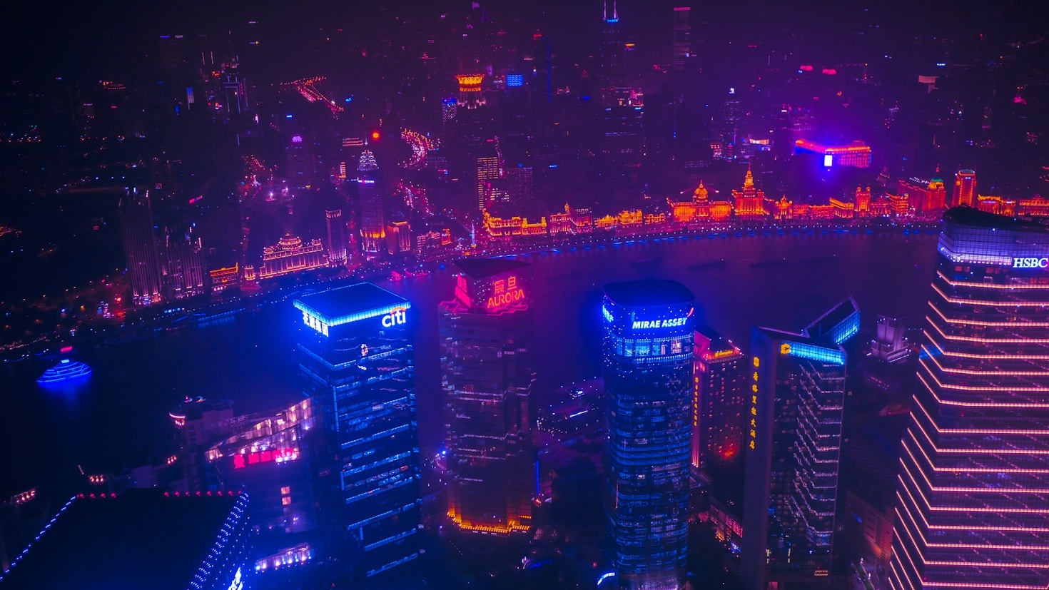 Neon Colors: A Trend in Digital Shopping